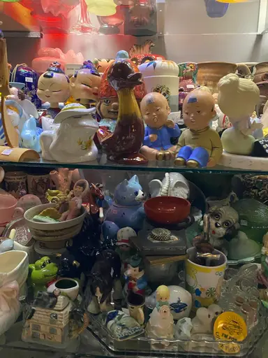 Tuesday Night At Vintiquity Fresh Finds And Shelf Shopping 