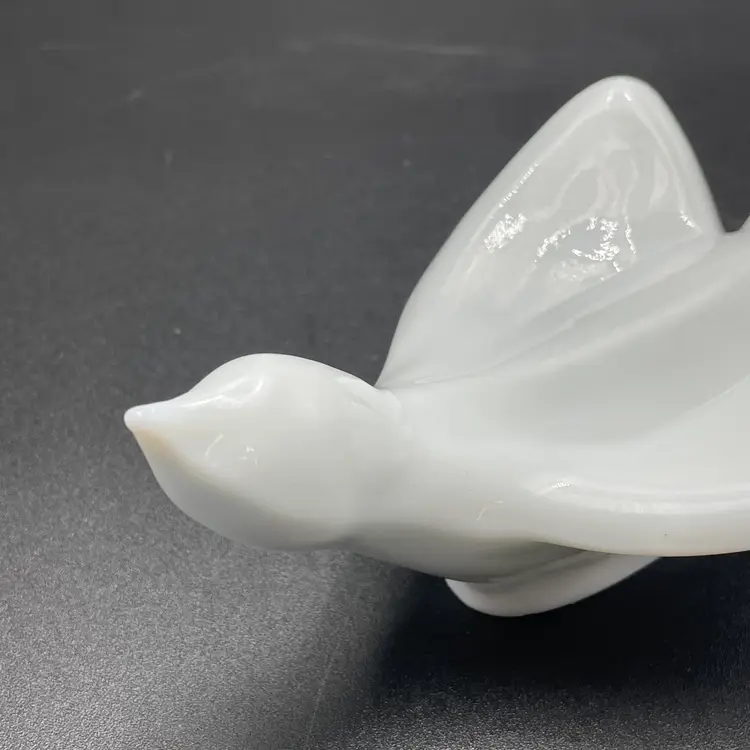 Art Glass Milk Glass Bird Dove Figurine Paperweight Zoo
