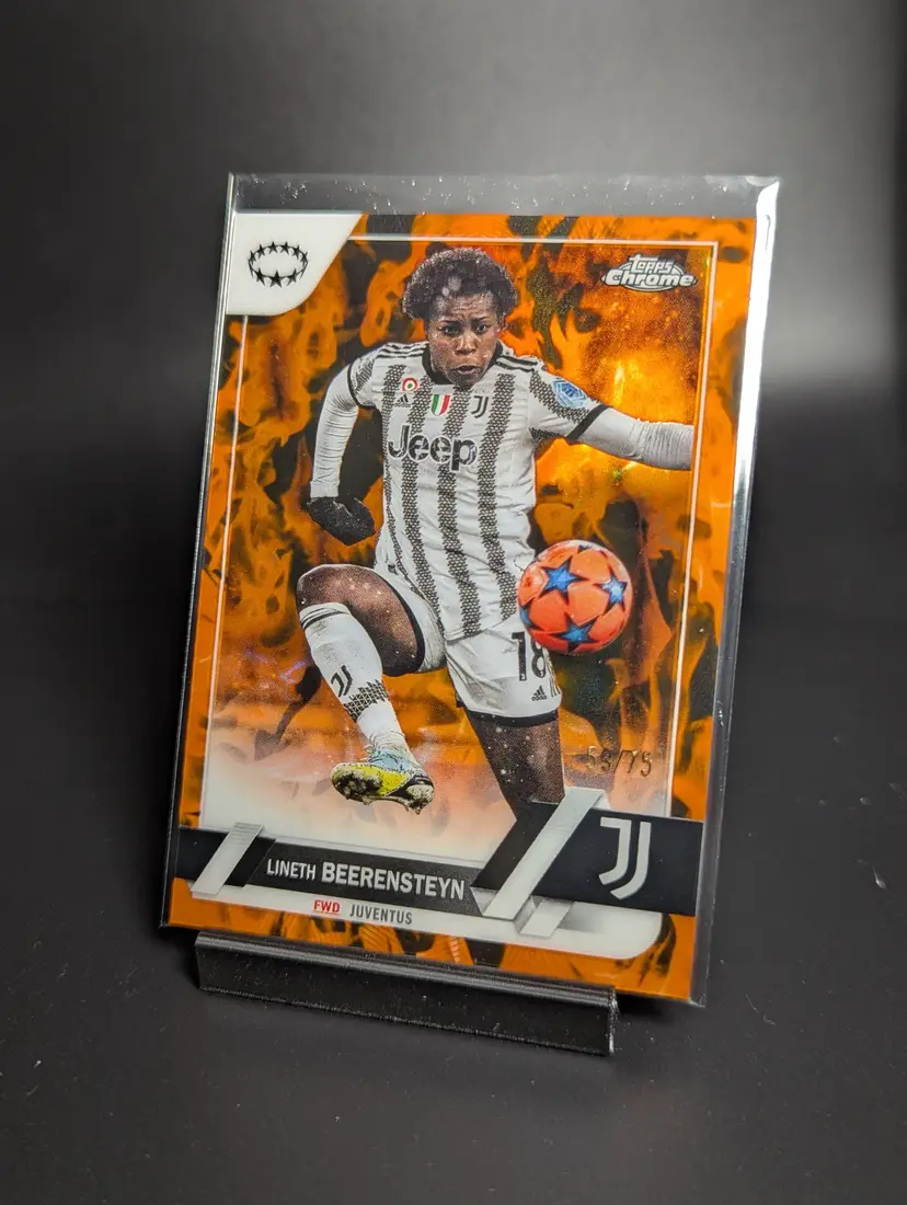 2022-23 Topps Chrome UWCL Lineth Beerensteyn Inferno /75 Juventus