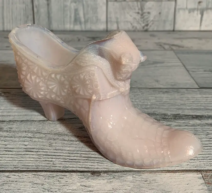Vintage Boyd Pink Opaque Cat Head & Daisy Art Glass Shoe Marked B