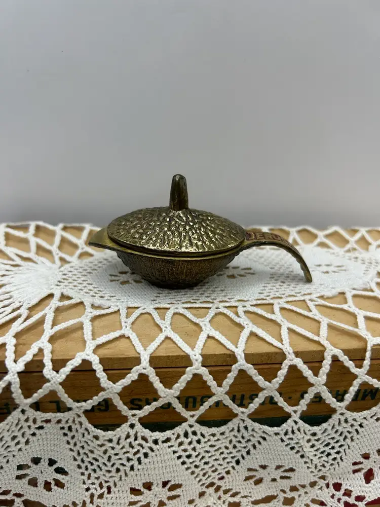 #01 - Jerusalem Lidded Trinket ? 3 1/2x 1 1/2