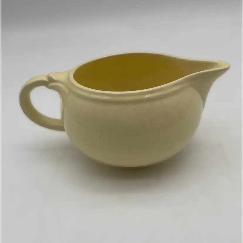 T.S. & T. Lu-Ray Pastels Yellow Creamer