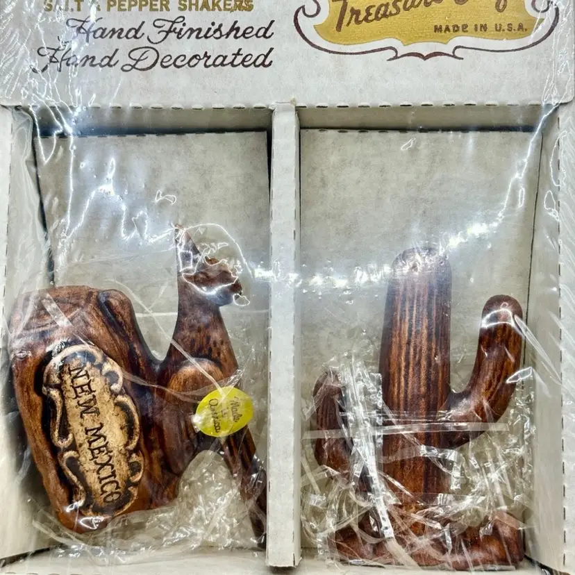 Treasure Craft New In Box Salt   & Pepper Shakers. Hand Finished/Hand Decorated. New Mexico Roadrunner and Cactus