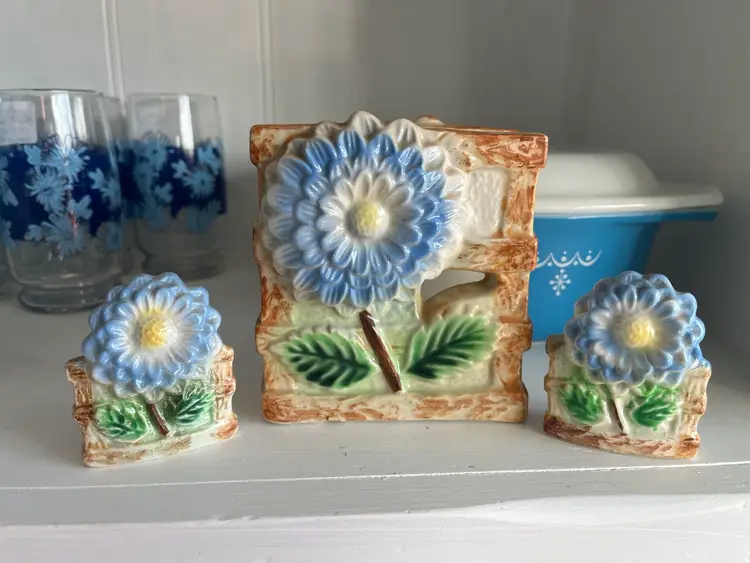 Vintage UCAGO Chrysanthemum Napkin Holder & Shakers Set
