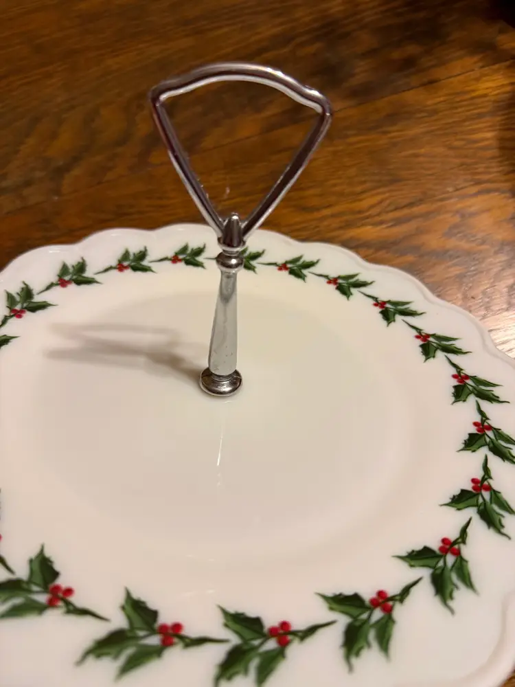 Vintage Christmas Holly Serving Tray – 10” Scalloped Plate with Metal Handle | Holiday Entertaining | Cookie Tray | Christmas Table Decor