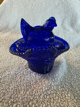 Westmoreland Cobalt Blue Hen on Basket Glass Candy Trinket Dish
