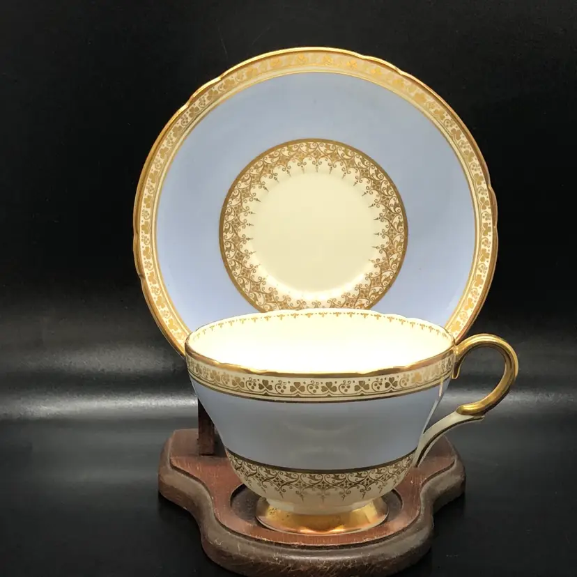 Vintage SHELLEY Bone China Periwinkle And Gold Clover Tea Cup And Saucer