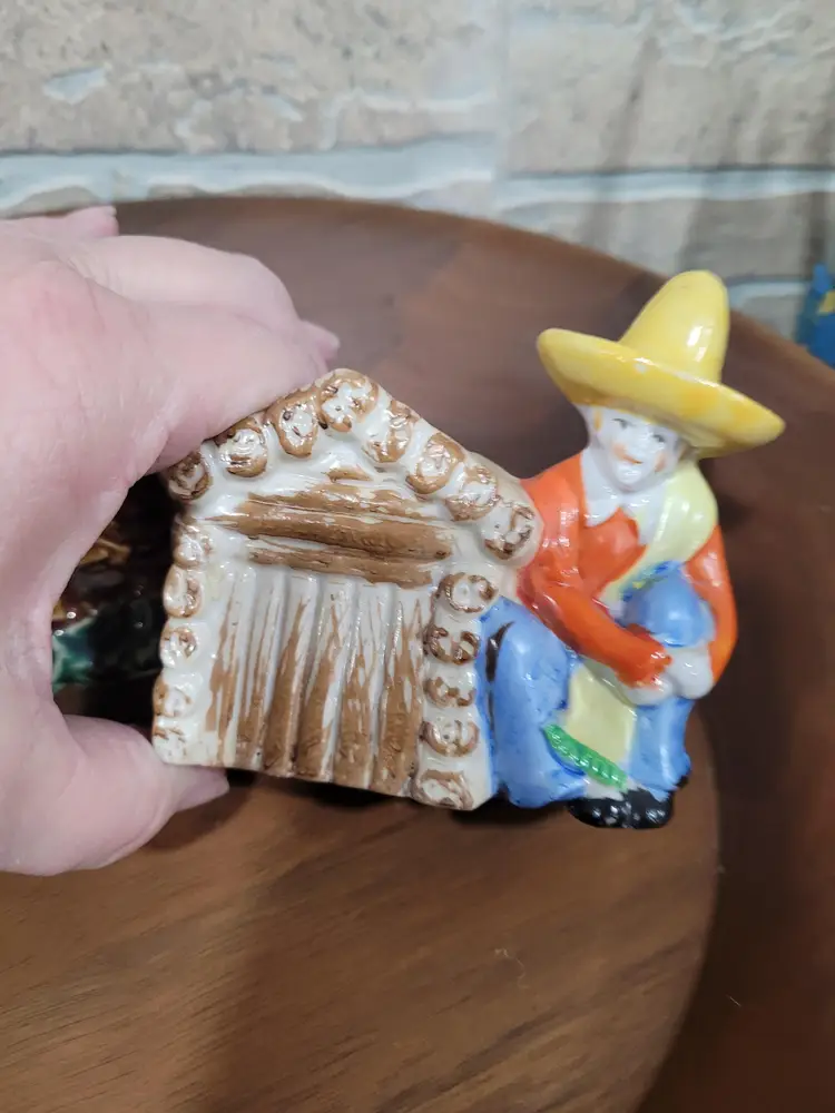 Two Small Plant Pockets Western