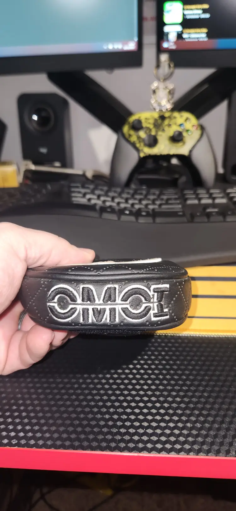 Mizuno OMOI blade headcover.