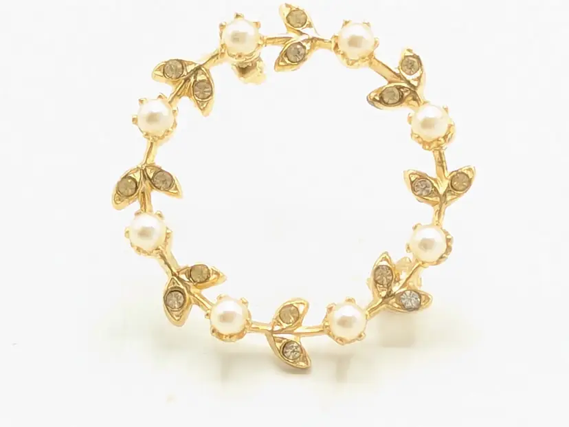 Vintage Gold Tone Faux Pearl Flower Wreath Brooch