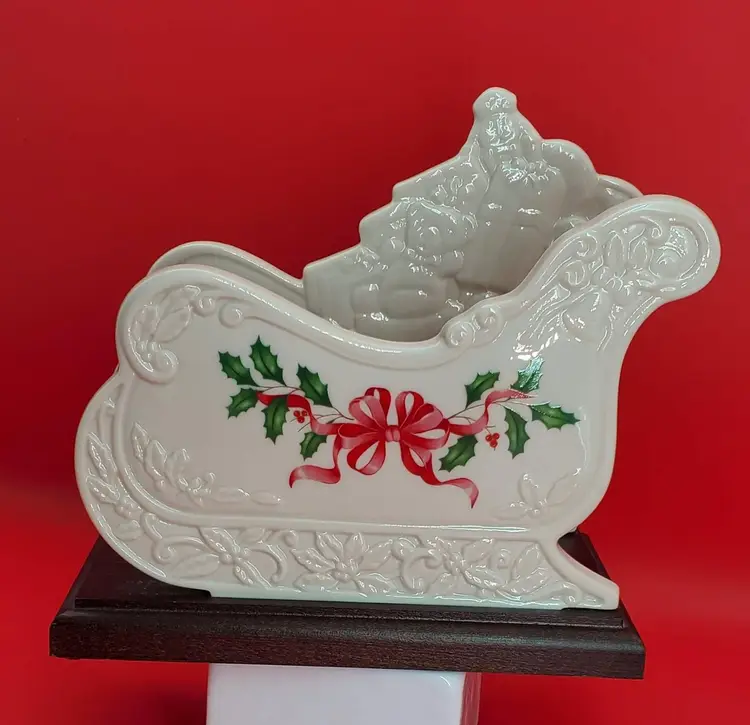 Lenox Sleigh Christmas Card Napkin Holder Holly Berries Red Ribbon