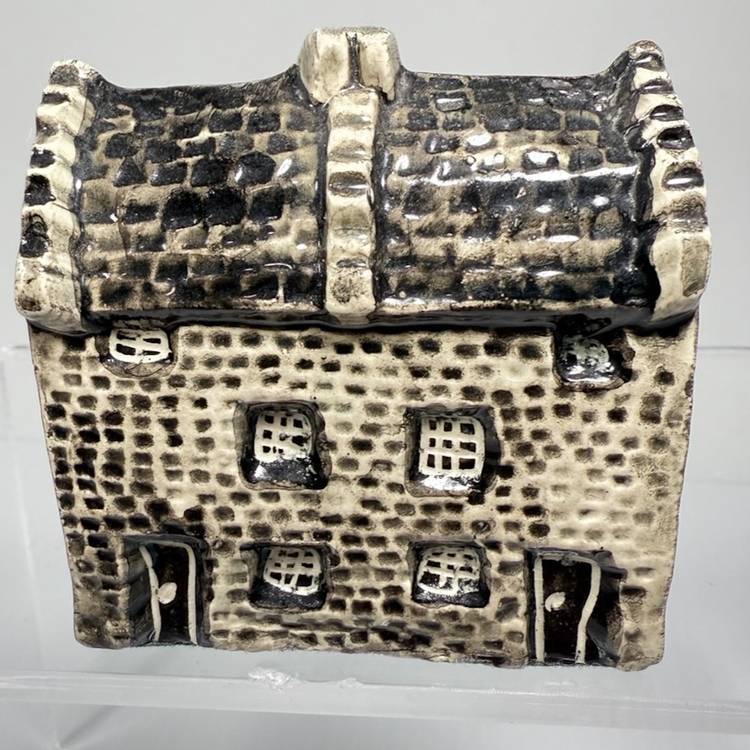 Miniature TEY POTTERY Britian in Miniatures Countryside Collection Vintage House