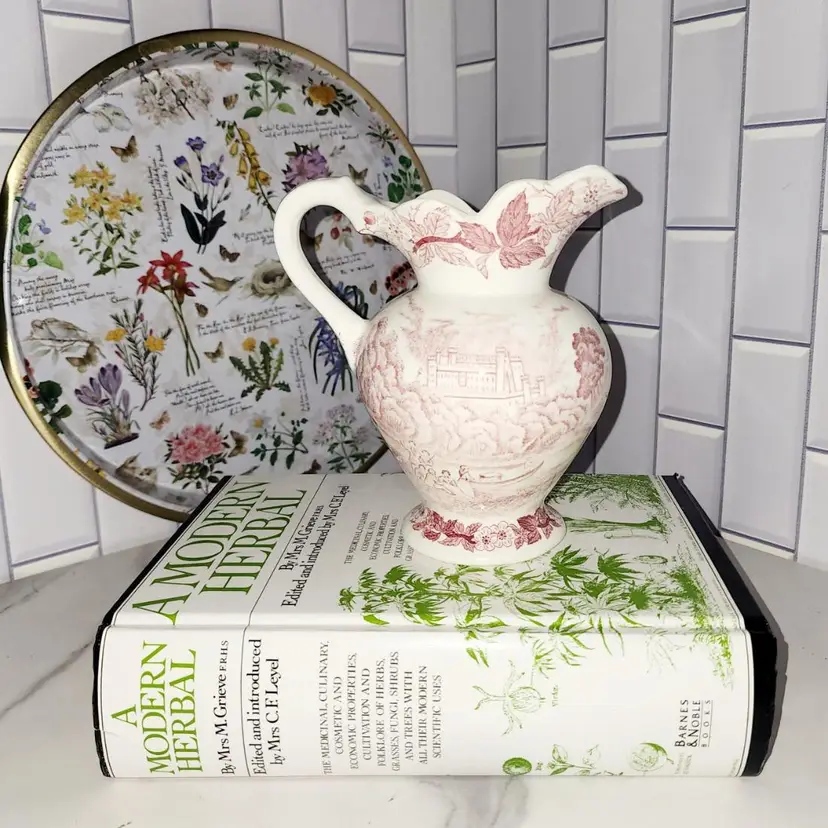 Pink Castle Pitcher 16oz