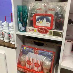 #03 - Large Coca-cola Items