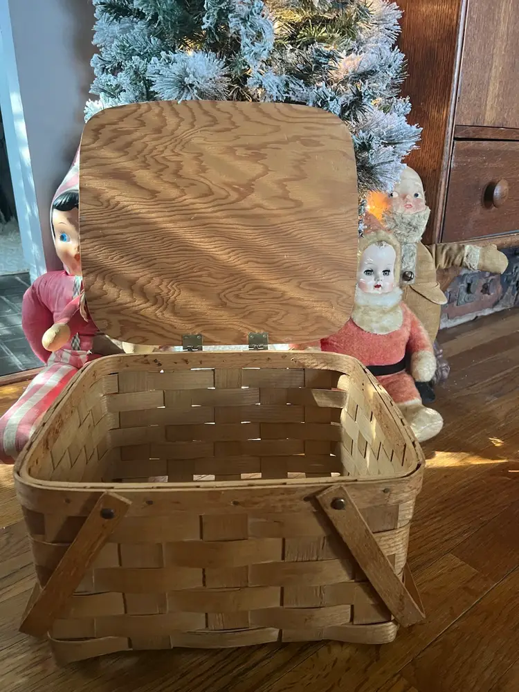 Vintage Wicker Basket With Lid- Perfect For Your Santas!! (Santas Not Included)