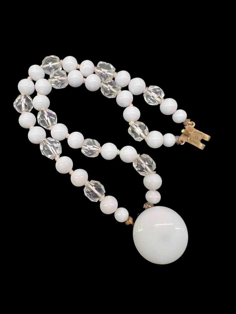 Vintage Milk Glass Hand Knotted Faceted Clear Glass Beads Bracelet #G-10