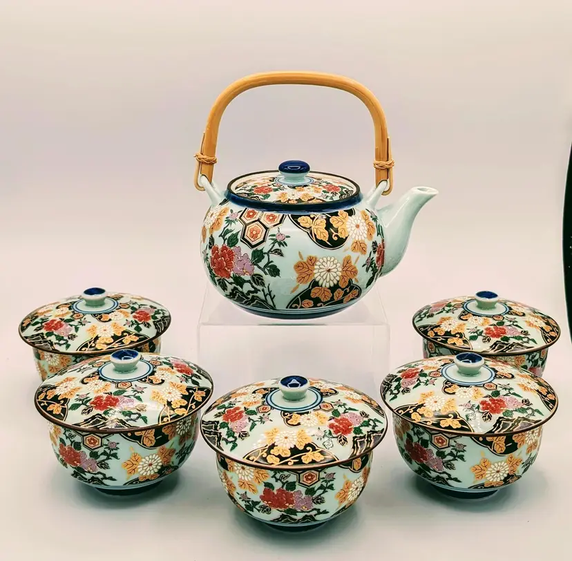 Japanese Traditional Tea Set with Teapot And 5 Teacups with Lids Hand Painted Fine Porcelain