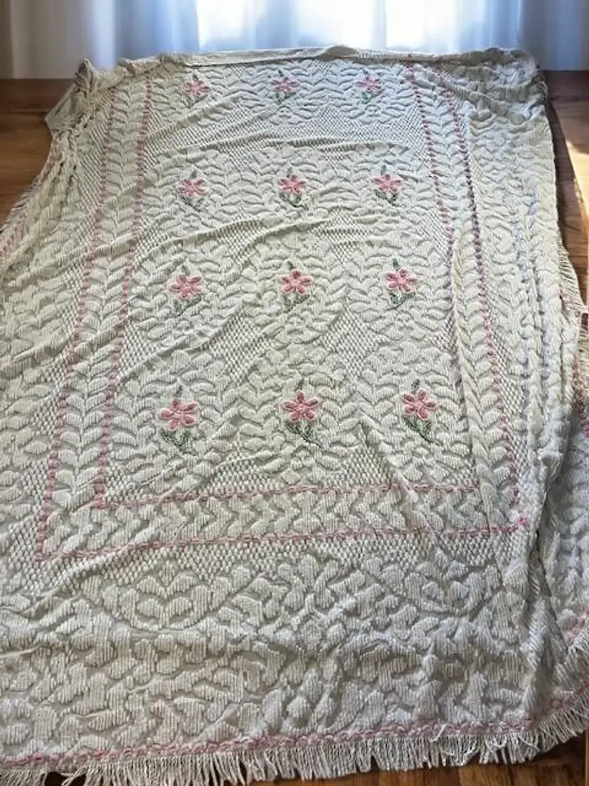 1950's Chenille Twin/Double Size Spread - Cutter Quilt - Crafter 82" x 96"