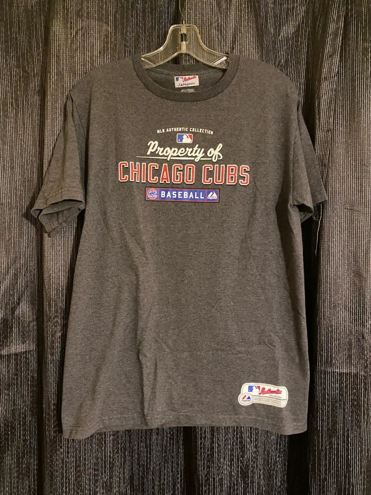 Majestic Size Medium Gray MLB Property of Chicago Cubs Short Sleeve T-Shirt