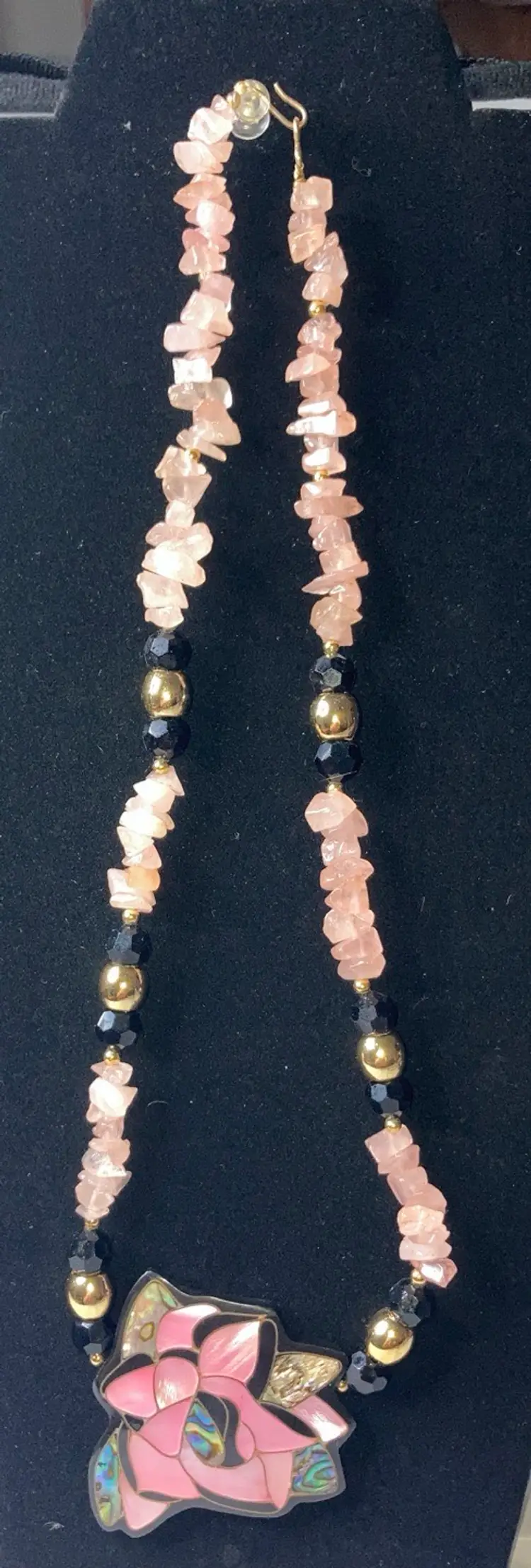 2 Day Sale! 🎉🎄🎉 Rose Quartz And Abalone Inlay Beautiful Flower Pendant! 18” Long!