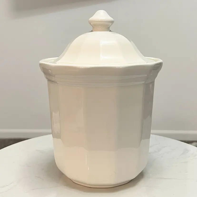 Pfaltzgraff Stoneware Heritage Canister Lidded 10" Ivory Farmhouse Cottagecore