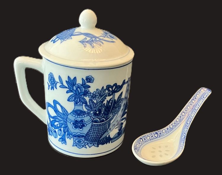Chinese Porcelain Mug with Lid and Spoon