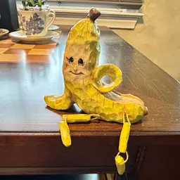 Foxy Nanner Shelf Sitter