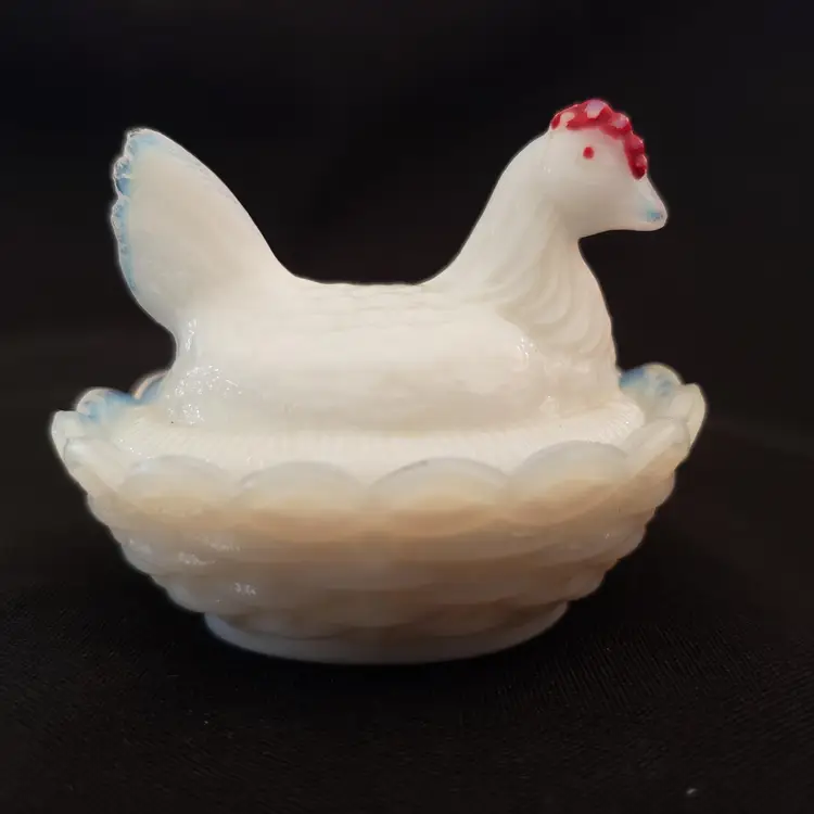 Milk Glass Hen On Nest Covered Salt Dish Red Comb Miniature Unbranded with Issue Vintage