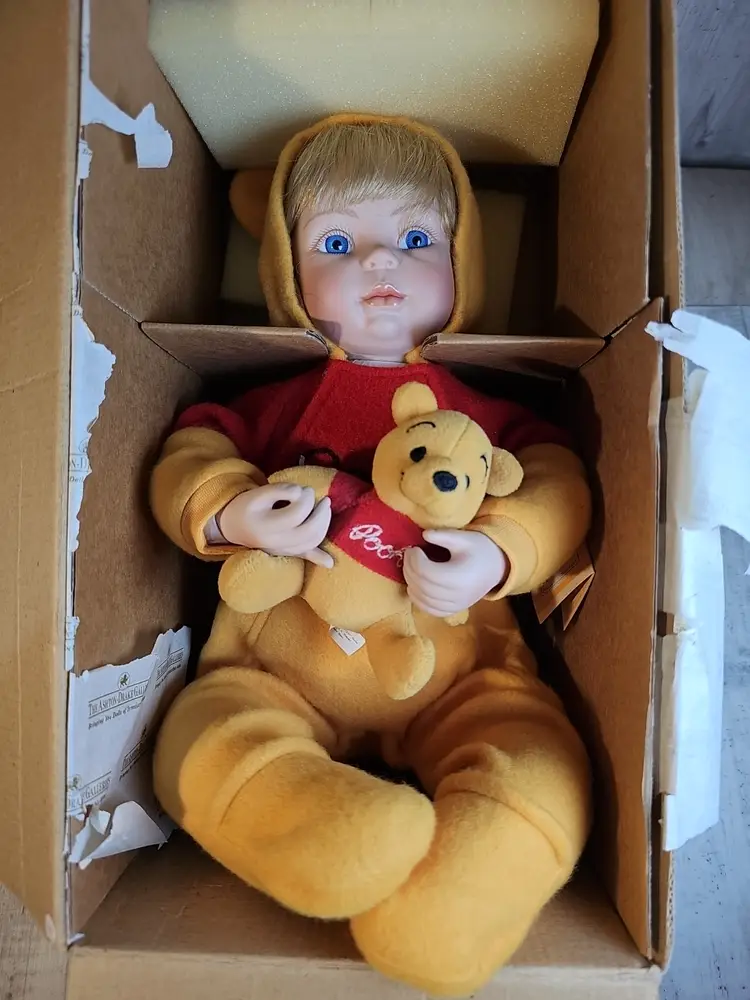 Disney Ashton-Drake “You Need a Hug, Pooh” Porcelain Doll by Cindy McClure – COA & Box