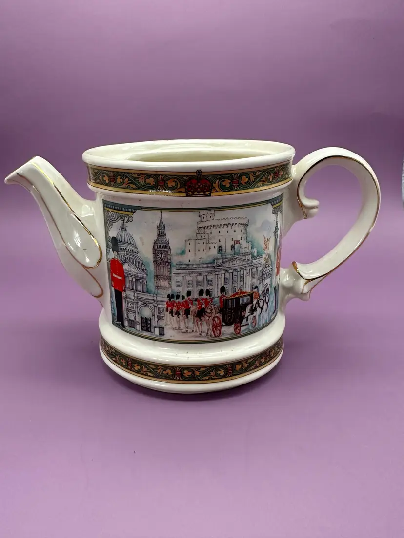 VTG Sadler Horseguards Teapot (no lid) for Planter!