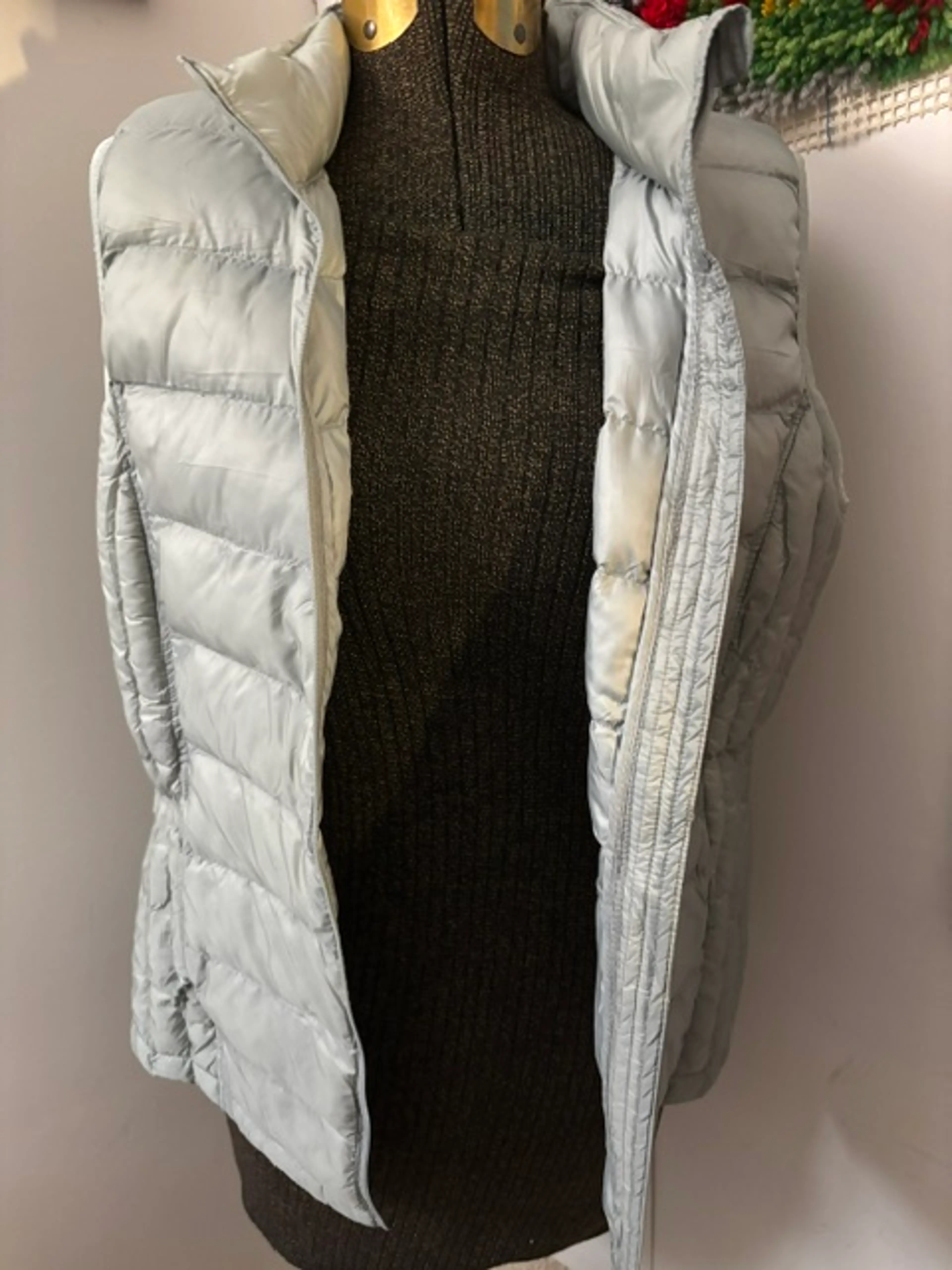 Image 4 of 4