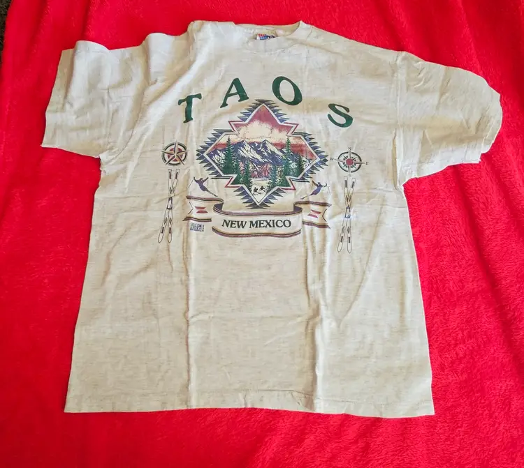 Vintage Taos New Mexico Size Large Hanes Beefy-T T-Shirt