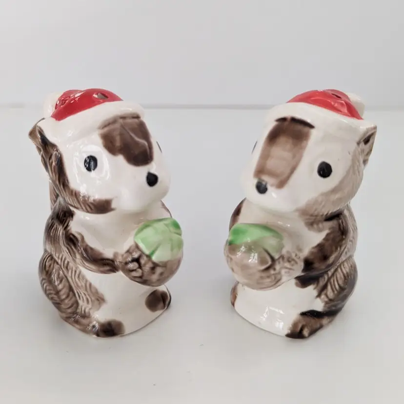 Vintage Japan Kitschy Christmas Squirrel Salt & Pepper Set Santa Hats 3.25" H