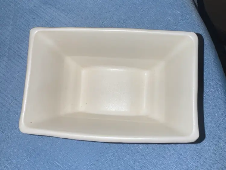 MCCOY USA 606 PLANTER WHITE COLOR
5.75” by 3.75” by 3 1/8”