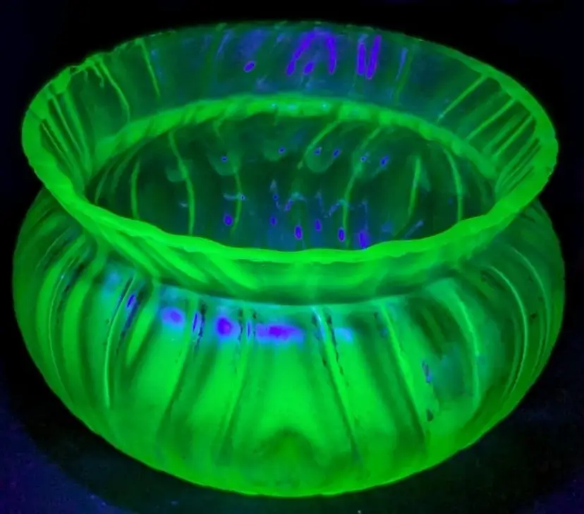 Vintage Iridescent Uranium Glass Pot