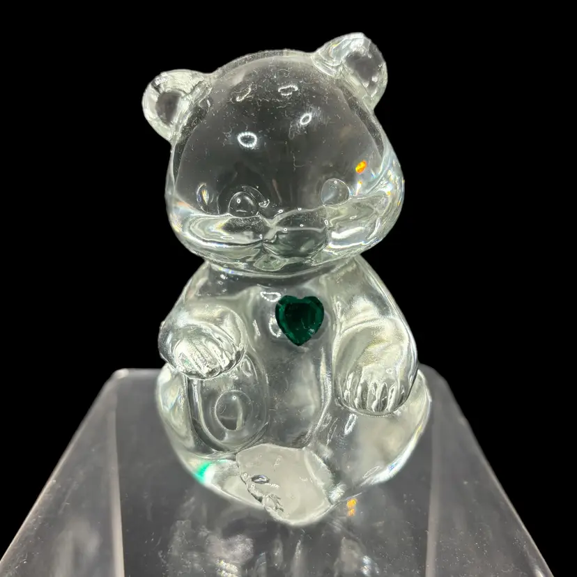 Fenton May Birthstone Bear Crystal Figurine Glass Emerald Heart Made USA Vintage