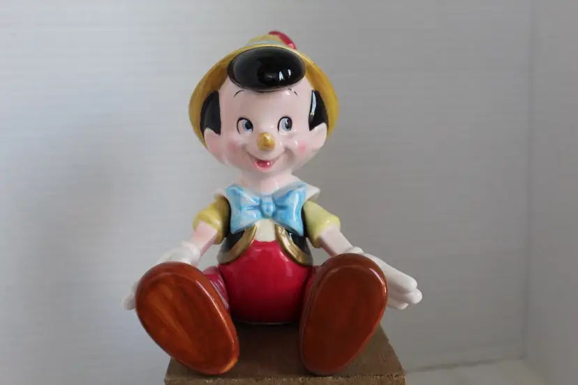 Disney Schmid Articulated Pinocchio The Entertainer Music Box Sits Stands Works
