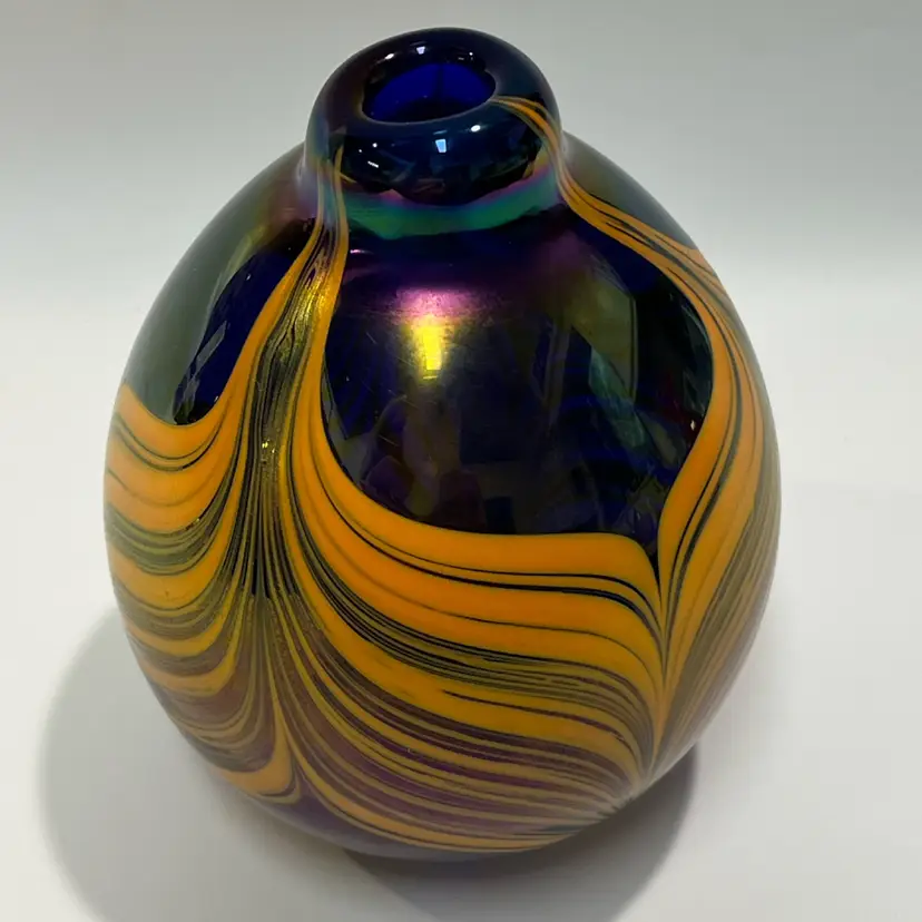 Signed -Hand Blown- Feathered- Art Glass Weed Pot- Vase- by W.E. Porter- 4”