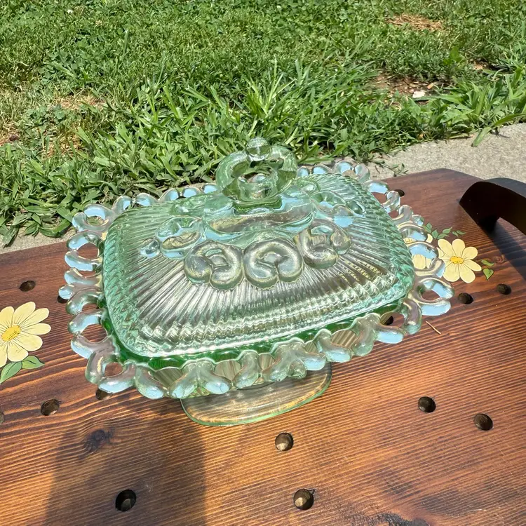 Vintage Indiana Glass Light Apple Green Lace Edge Footed Candy Dish Lidded