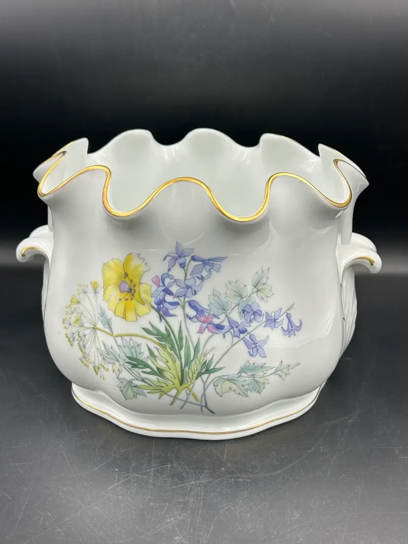 Vintage Richard Ginori Primavera Cachepot Italy ruffled gold accent top Rim  floral design