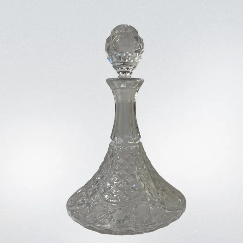 Vintage Ramon’s 24% Lead Crystal Ships Decanter with Stopper Barware
11-1/2” T x 7-3/8” W 24 oz
