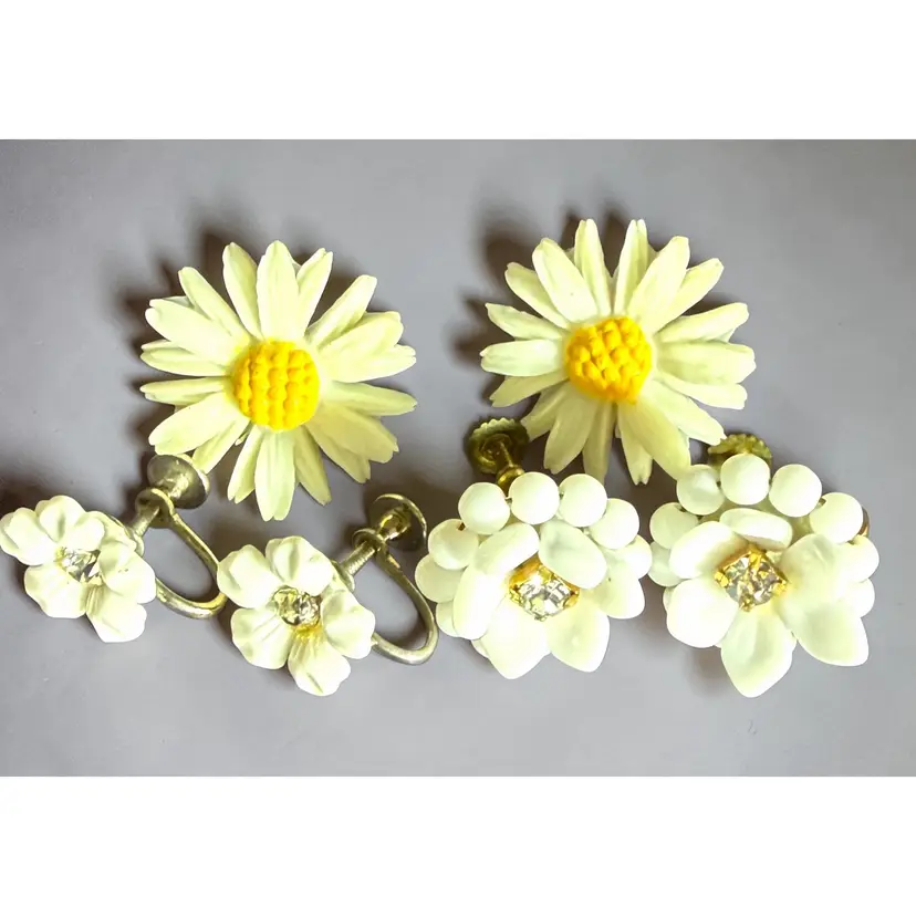 3 Pair Of White Flower Silver Tone Screw Back Earrings