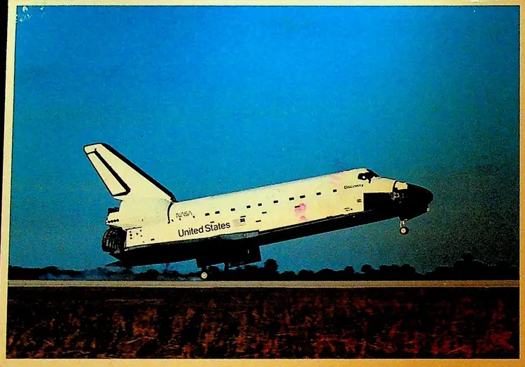 Space Shuttle Orbiter Discovery Postcard