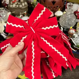 Pack Of 17 Red Felt Bows