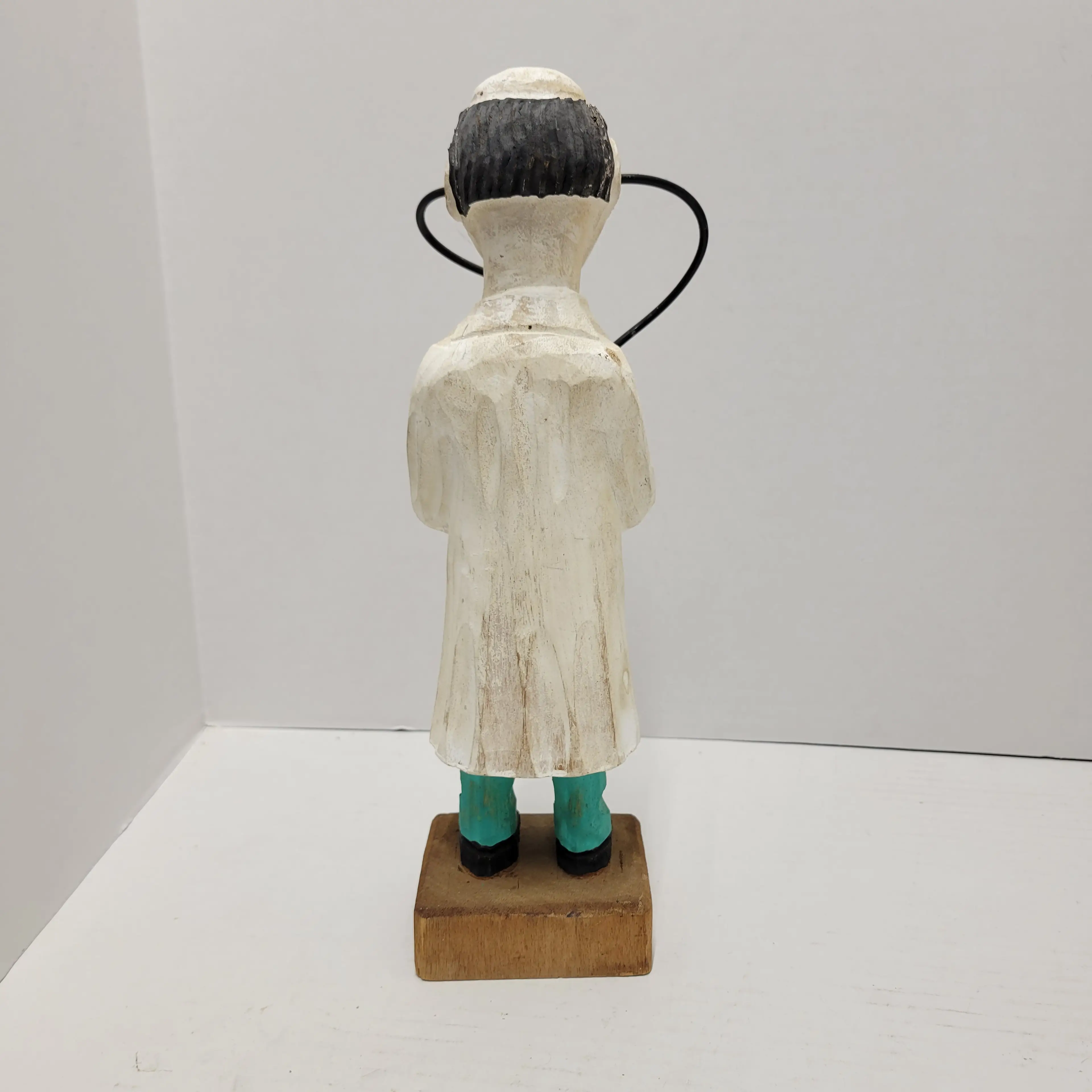 Image 3 of 9