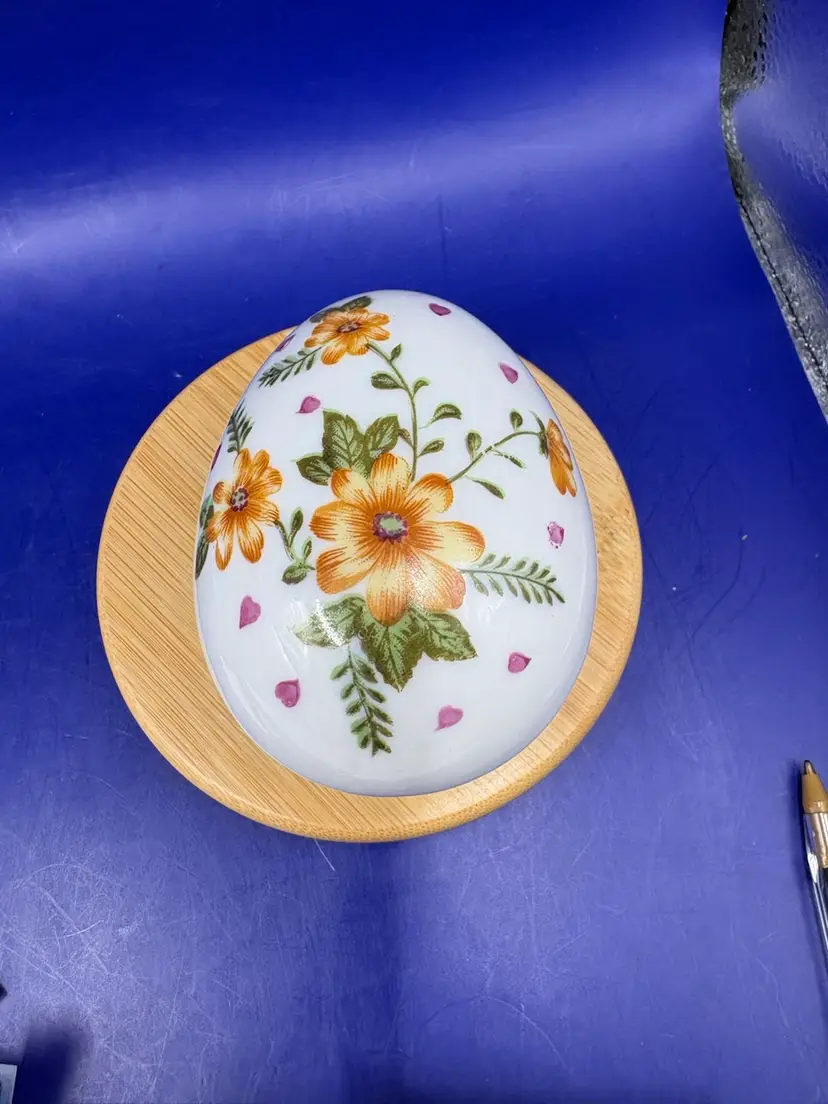 Lefton Porcelain Egg Trinket Box