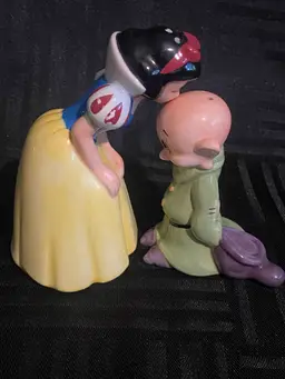 Vintage Disney Snow White & The Seven Dwarfs Dopey Ceramic Salt And Pepper Shakers