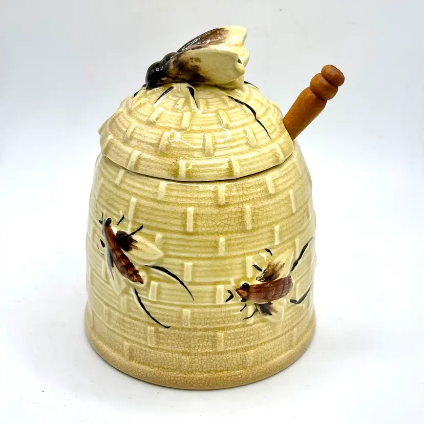 Ceramic Honey Bee Skep Jar with Bees and spoon 4.5”