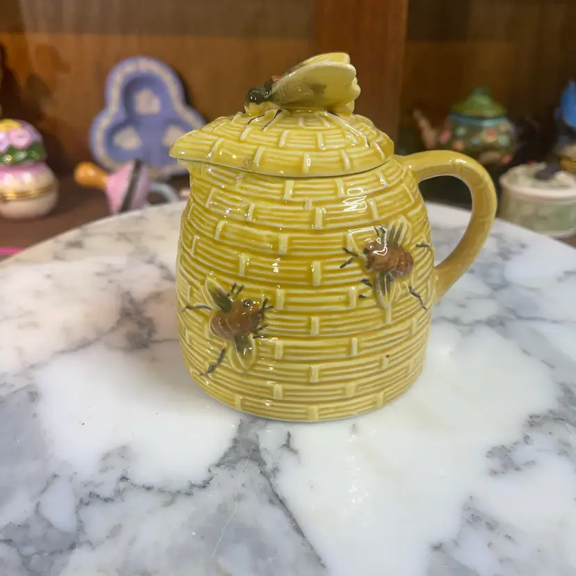 Honey Pot With Bees pitcher shaped