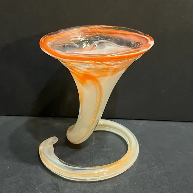 Ozark Art Glass Orange Swirled Vintage Trumpet Vase *glows* ~4” x 4” x 4”